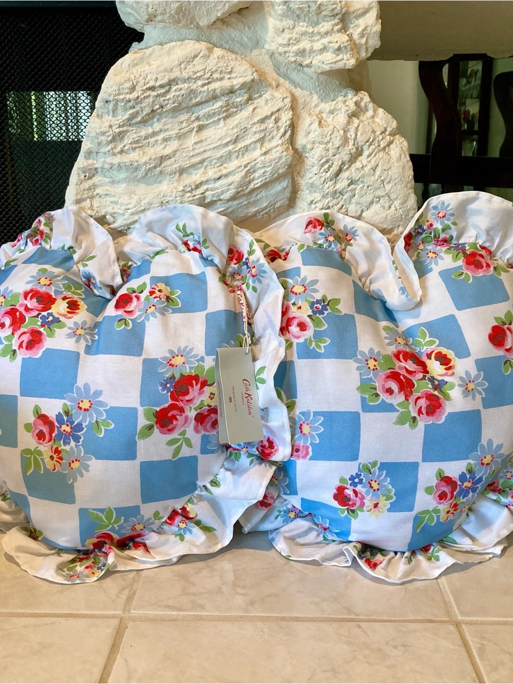 NWT Cath Kidston pair of heart shaped pillows in 100% cotton- reversible